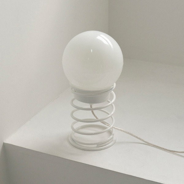 FF COLLECTIVE MOON SPIRAL TABLE LAMP - WHITE