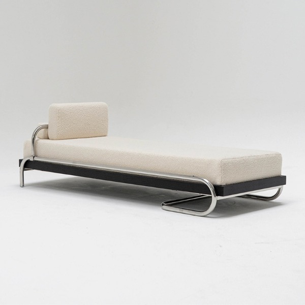 BEAU DAY BED - CURLY WHITE